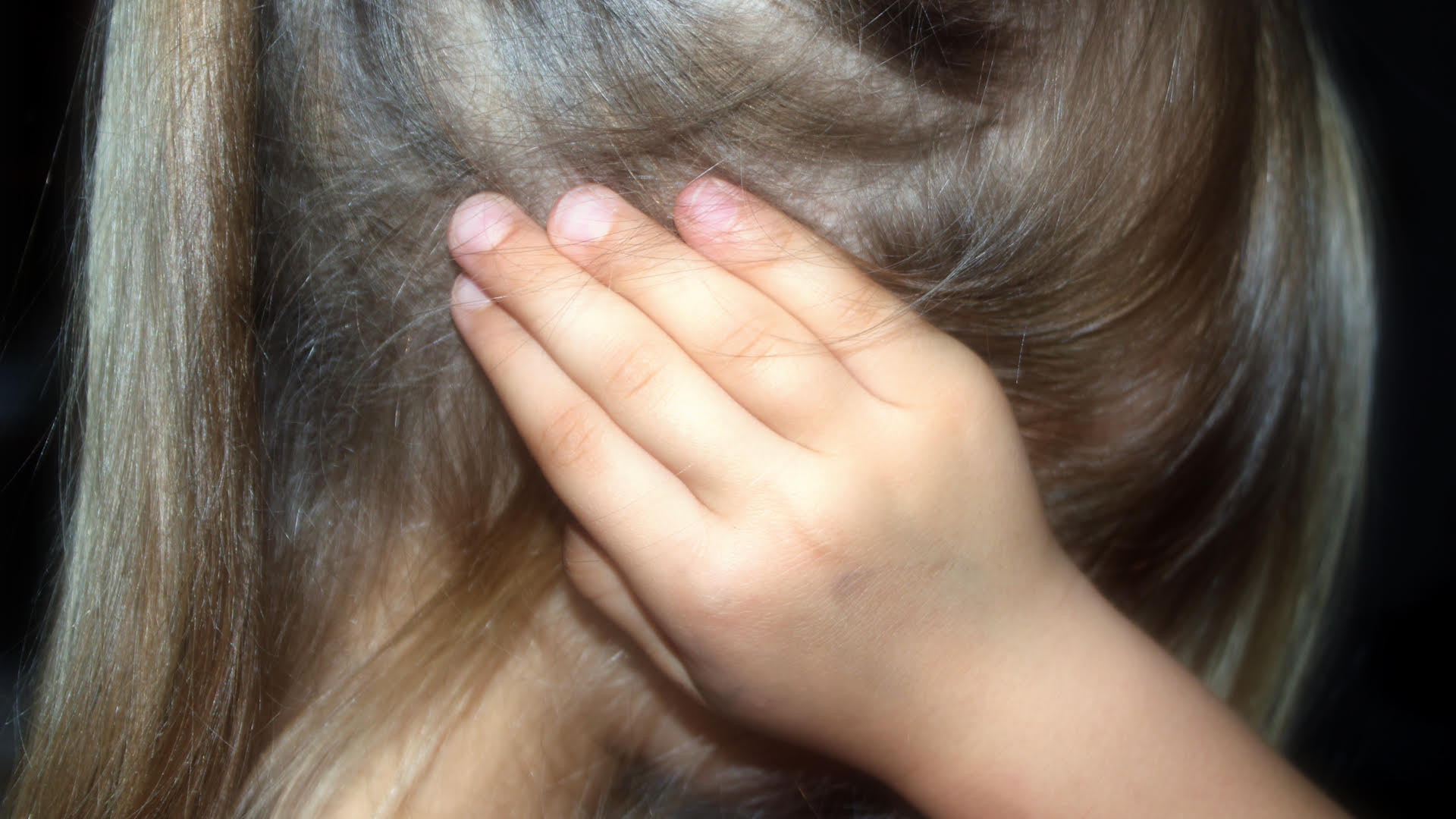 Précaution : sons aigus et oreille