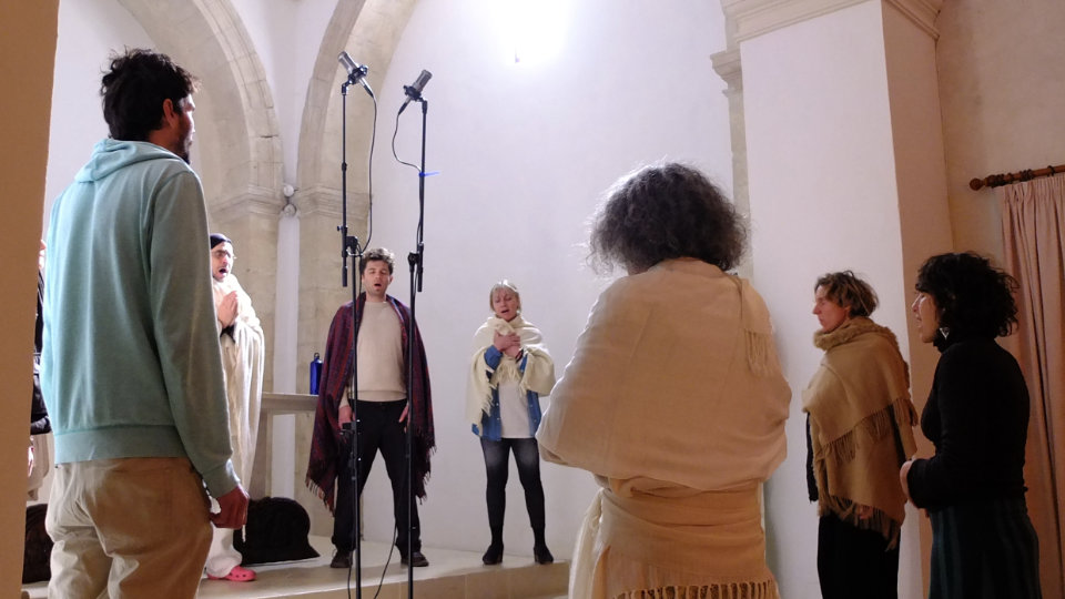 Chant intuitif — Chœur pythagoricien, direction Emmanuel Comte, Abbaye de Valsaintes, mai 2015